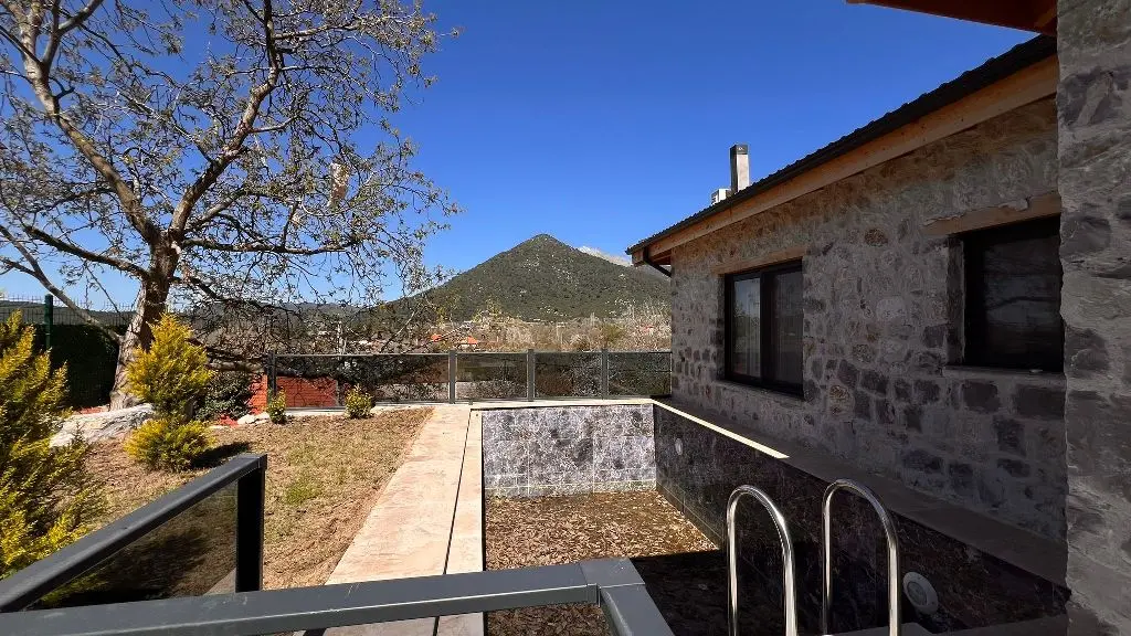 Property in Uzumlu
